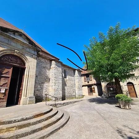 Renove Dans Une Maison Datant Du 16e Siecle , Situe Au Centre De Cajarc. Apartment *