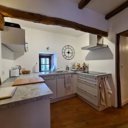 Renove Dans Une Maison Datant Du 16e Siecle , Situe Au Centre De Cajarc. Apartment *